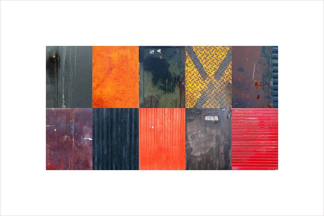Collage con texturas fotográficas, composición en forma rectangular, tonos naranjas, negros y granates.